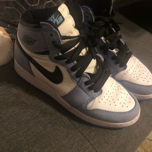 Jordan 1 retro high/ white university blue black size 6.5 costs $380 like new